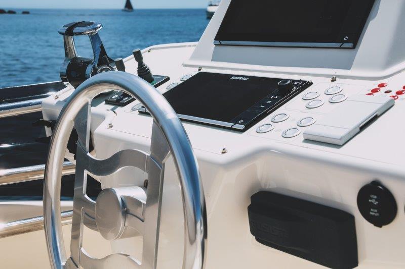 2017 FERRETTI YACHTS 550 